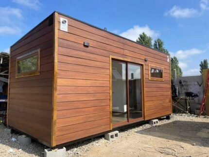 Cabina Modulare di Design 18mq con Finiture Premium Nero Opaco