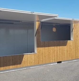 Chiosco Bar Modulare 27mq con Rivestimento in Legno 40 Piedi