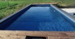 Piscina Container 20 Piedi Deluxe con Terrazza in Cedro e Finitura Epossidica