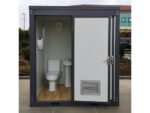 Unità Sanitaria Portatile Bastone con 2 Cabine Private – 2.12 mq
